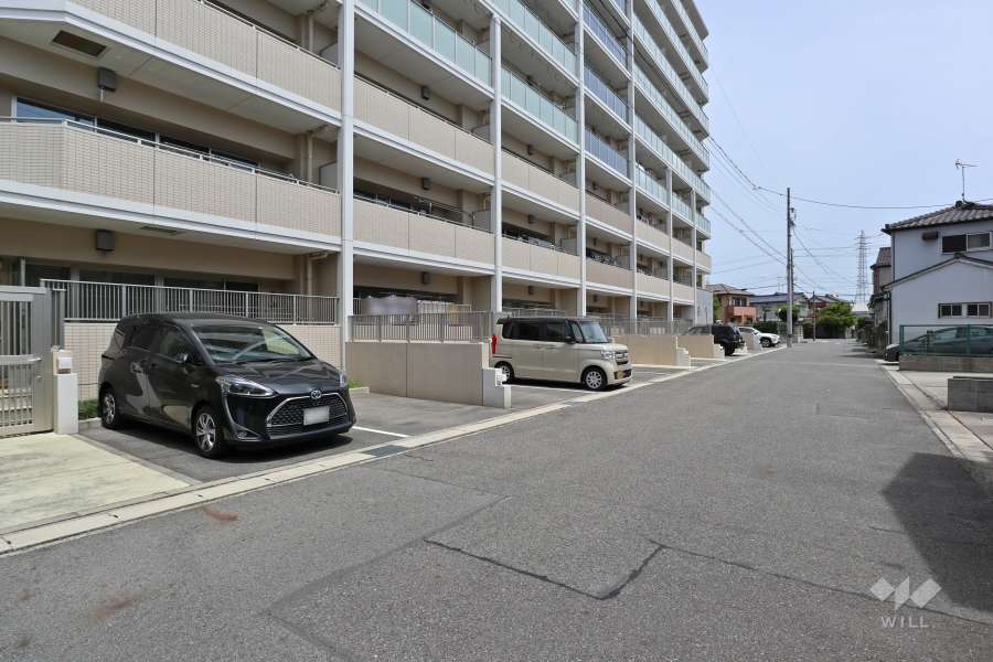 敷地内駐車場（屋外平面式）