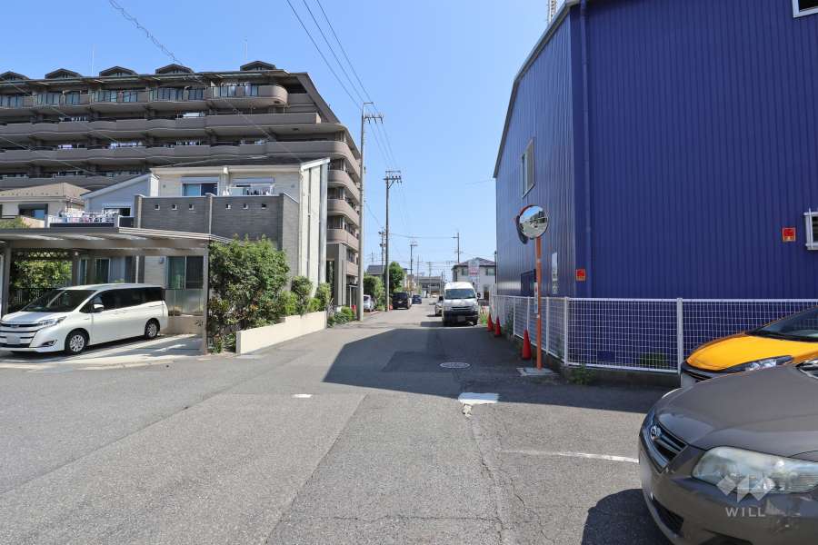 敷地東側の前面道路