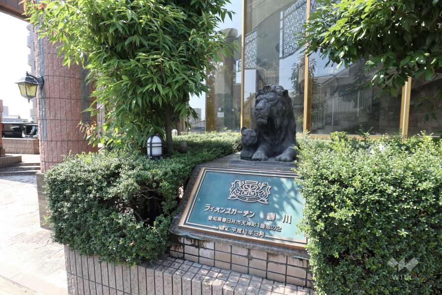 マンションの銘板