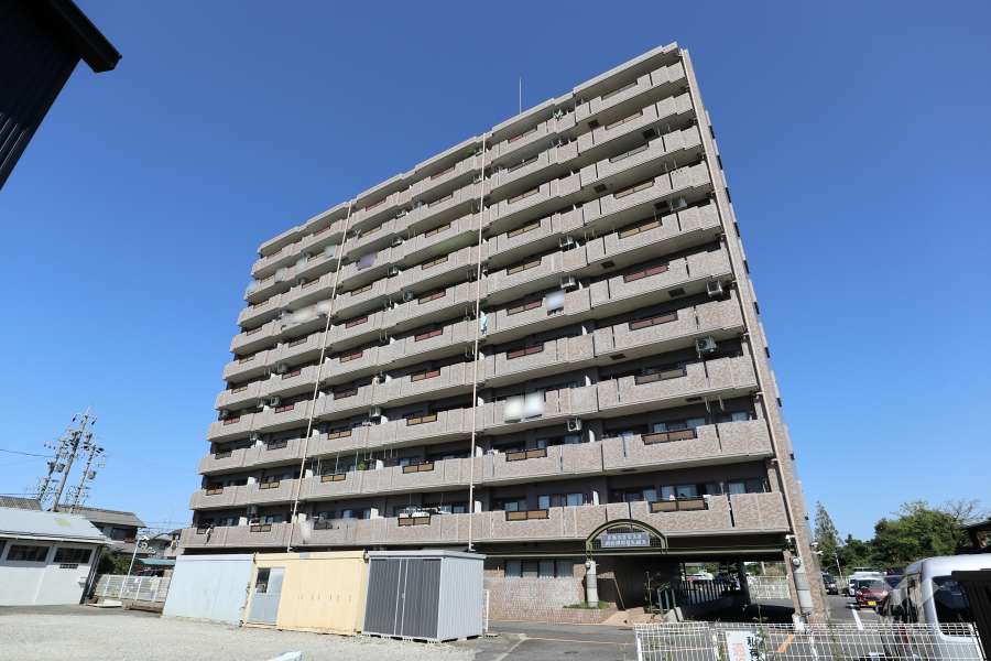 シャトー桃山の外観(南東側から）