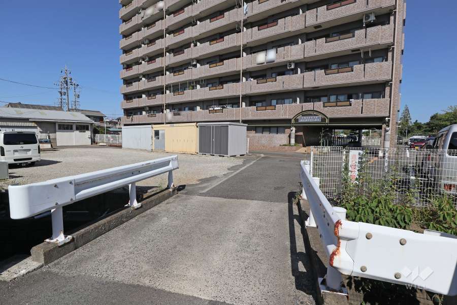 敷地南東側の前面道路