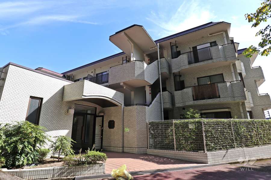 藤山台スカイマンションA棟の外観（南西側から）