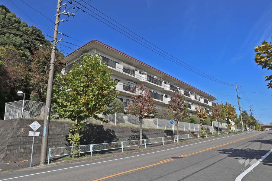 藤山台スカイマンションA棟の外観（南側から）