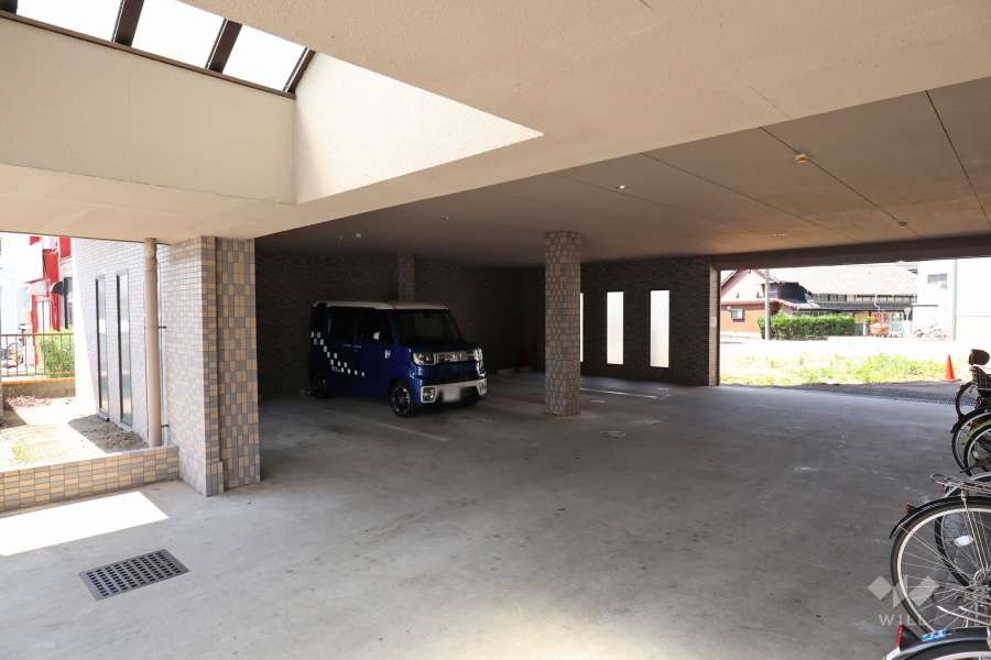 敷地内駐車場（屋内平面式）