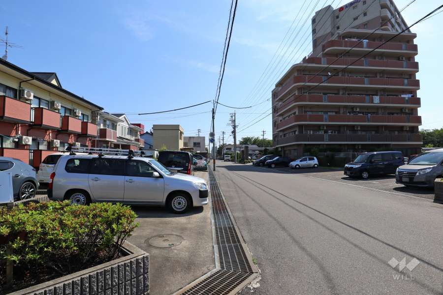 敷地南西側の前面道路