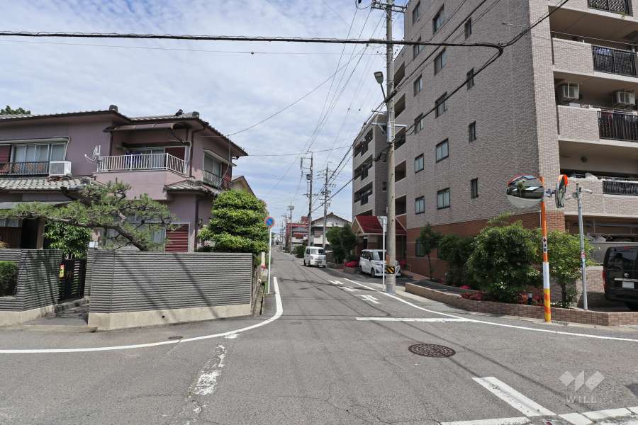 敷地南西側の前面道路