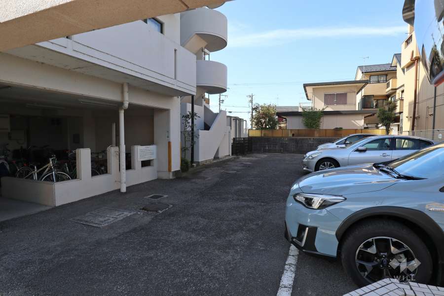 敷地内駐車場（屋外平面式）