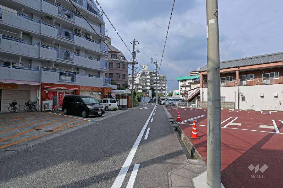 敷地東側前面道路