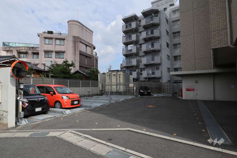 敷地内駐車場（屋外機械式）