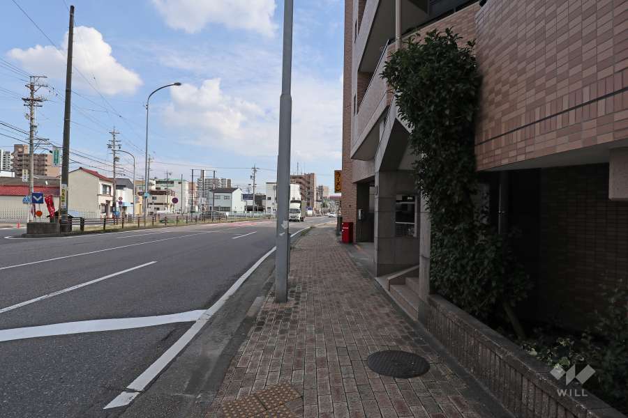 敷地北東側の前面道路