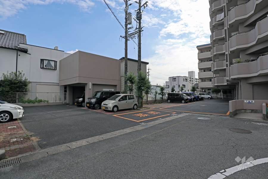 敷地内駐車場（屋外平面式）