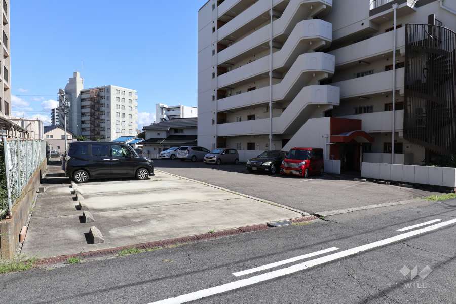 敷地内駐車場（屋外平面式）