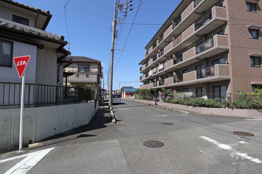 敷地南西側の前面道路