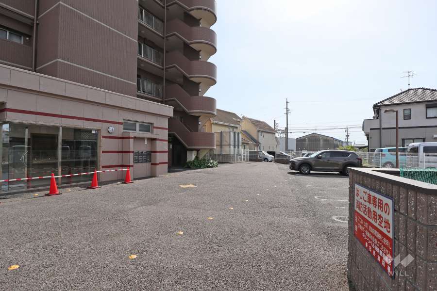 敷地内駐車場（屋外平面式）