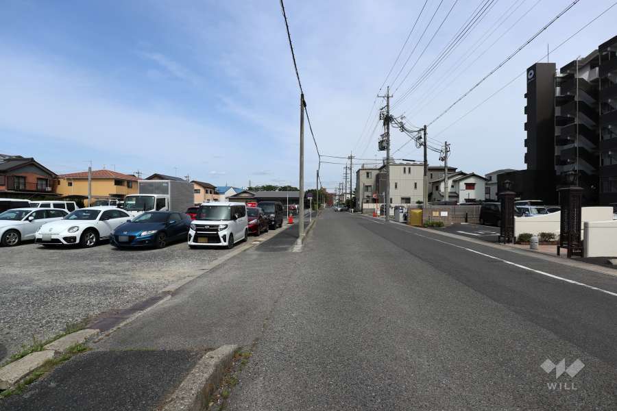 敷地北側の前面道路