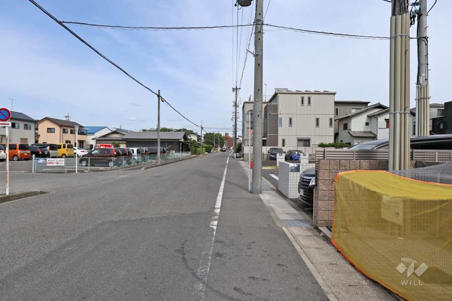 敷地北側の前面道路