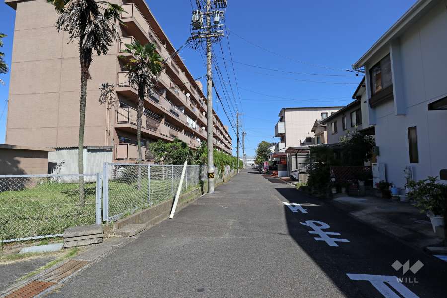 敷地南東側の前面道路