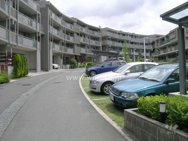 敷地内の駐車場
