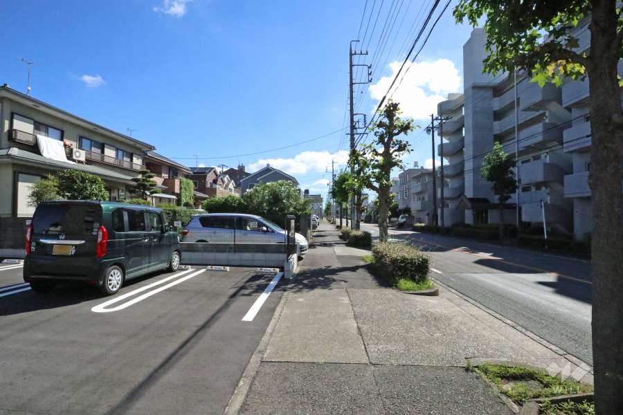 敷地北側の前面道路