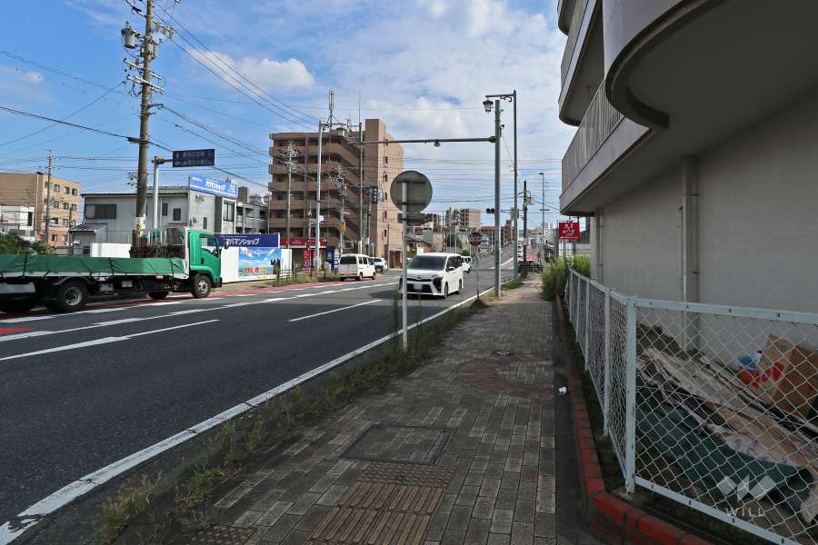 敷地東側の前面道路（県道25号春日井一宮線）