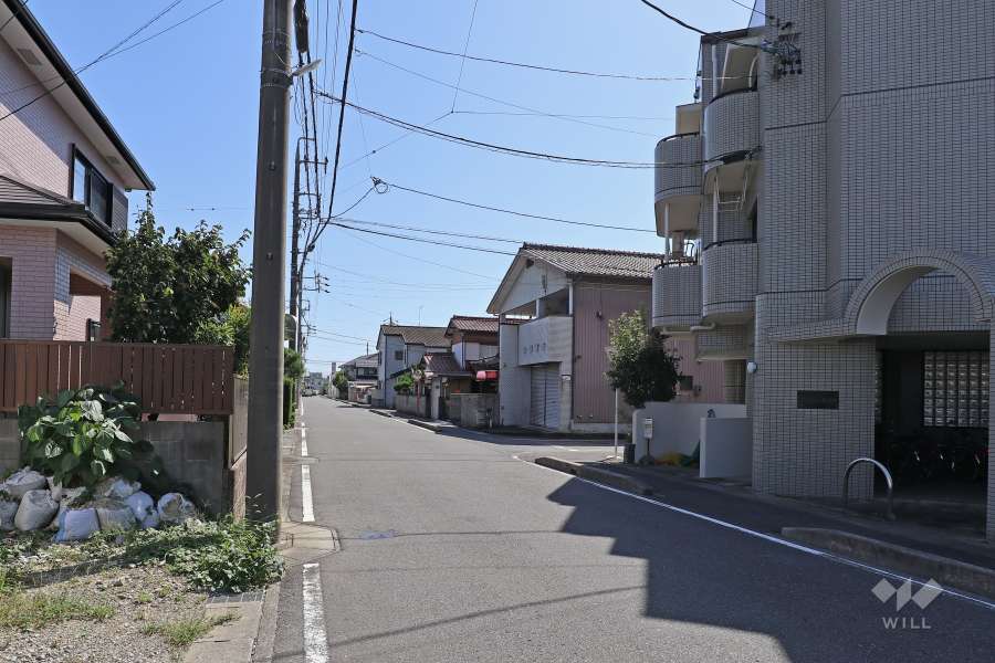 敷地北東側の前面道路