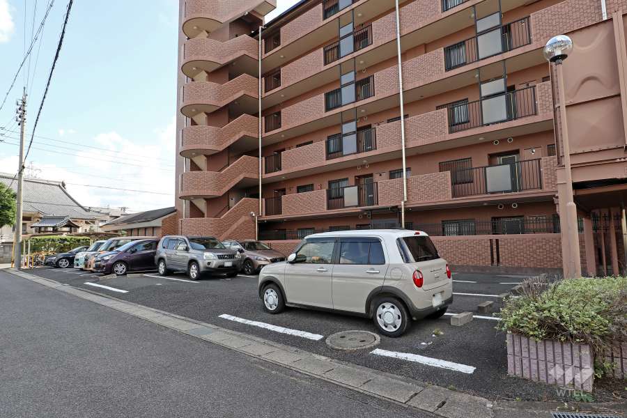 敷地内駐車場（屋外平面式）