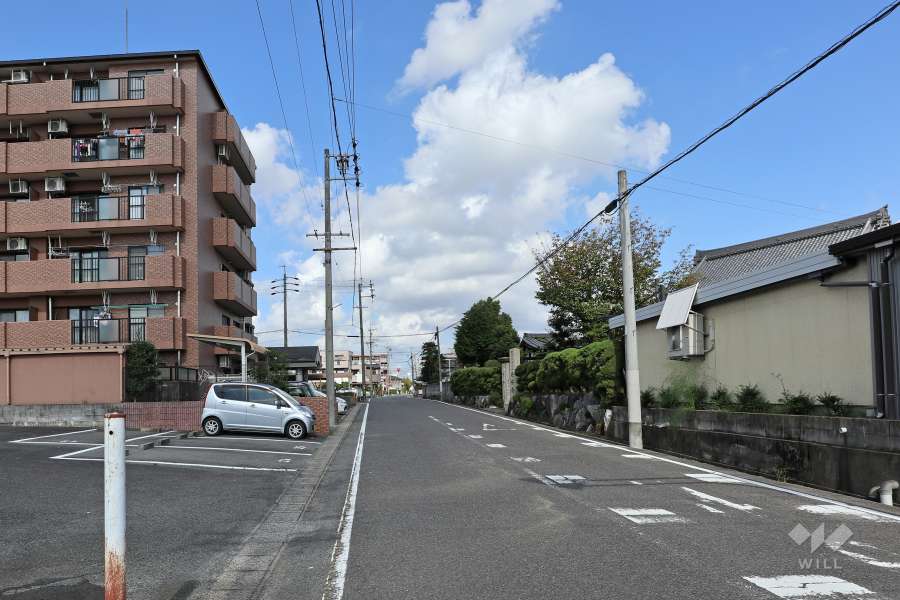 敷地東側の前面道路