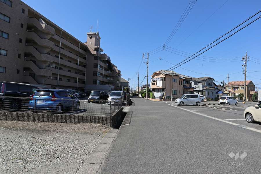 敷地北側の前面道路