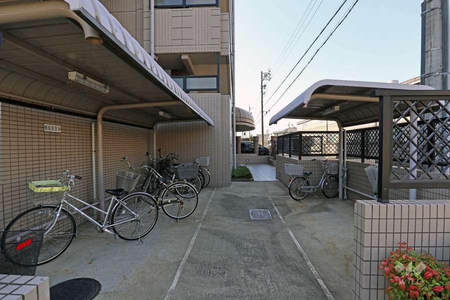 屋根付きの駐輪場