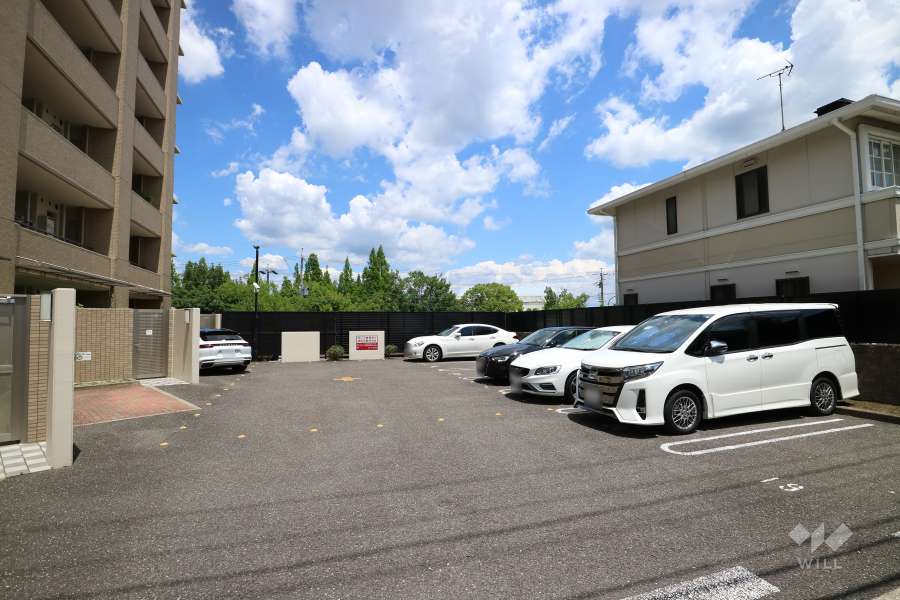 南西側敷地内駐車場（屋外平面式）