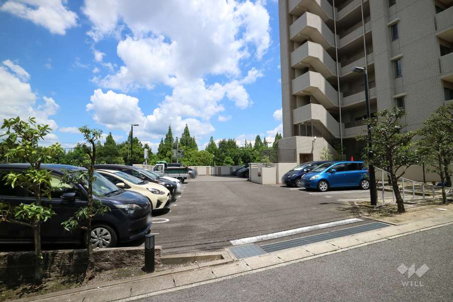 北側敷地内駐車場（屋外平面式）