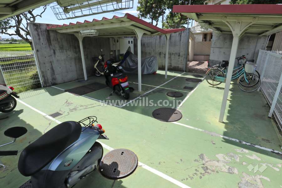 駐輪場とバイク置場