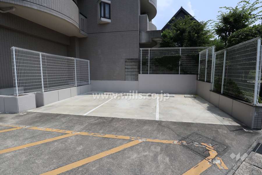 敷地内駐車場（屋外平面式）
