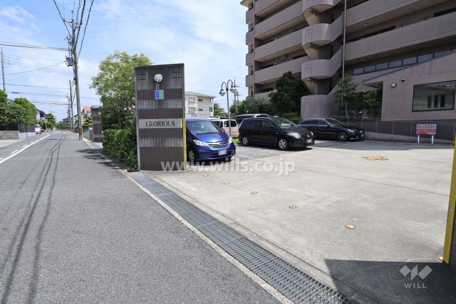 駐車場出入り口