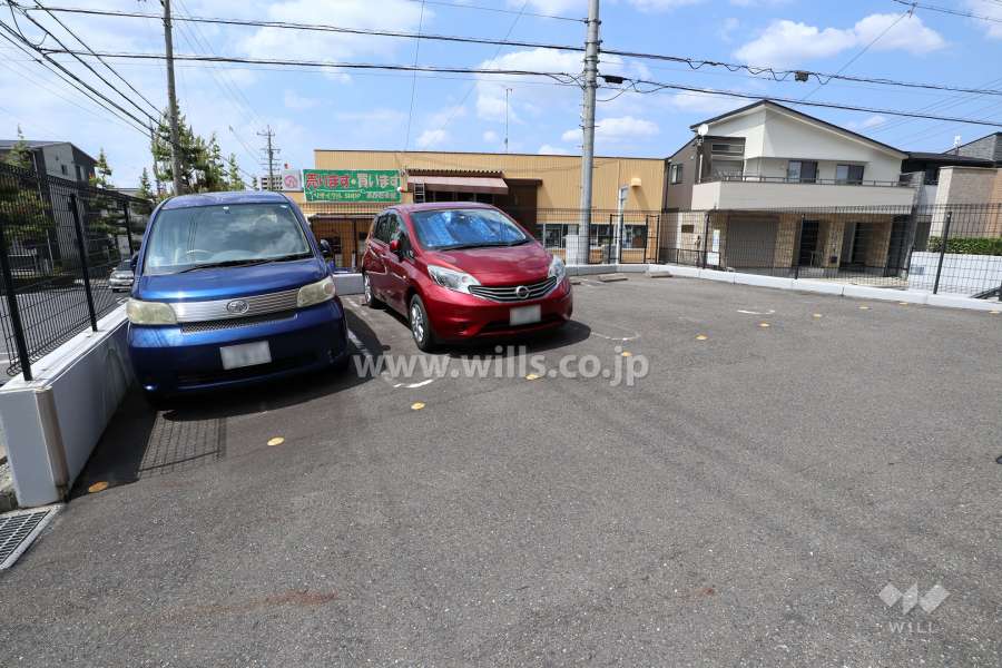 敷地内駐車場（屋外平面式）
