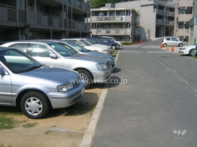 敷地内駐車場（屋外平面式）