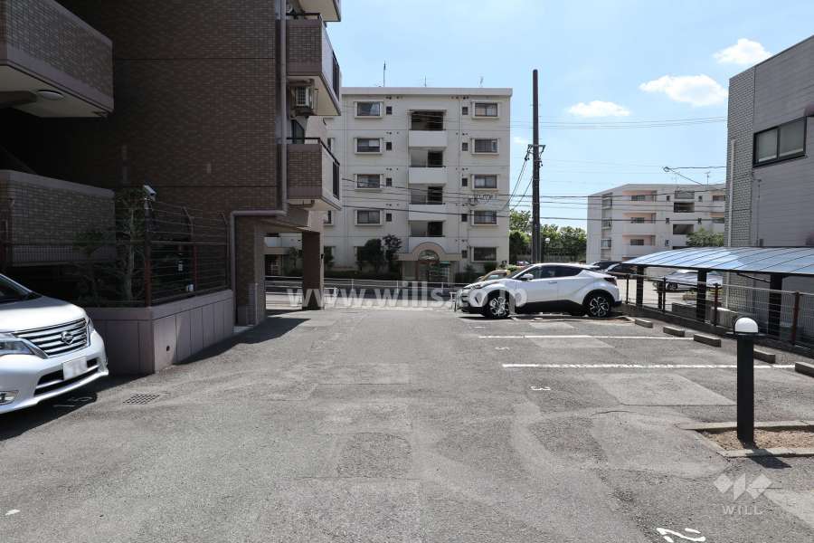 敷地内駐車場（屋外平面式）
