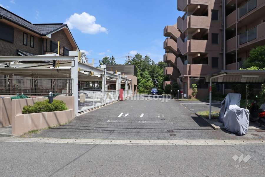 駐車場出入り口