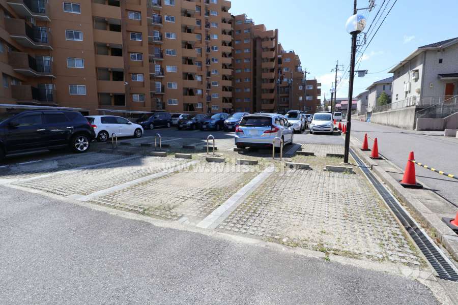 敷地内駐車場（屋外平面式）