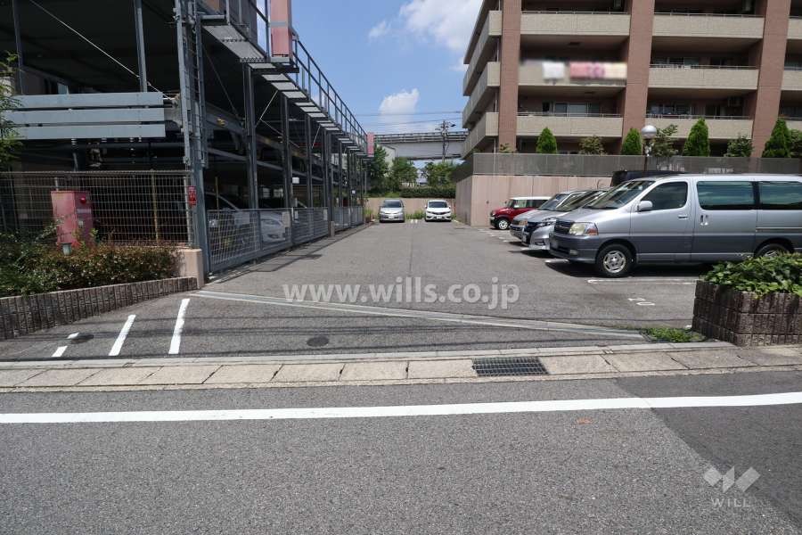 駐車場出入り口