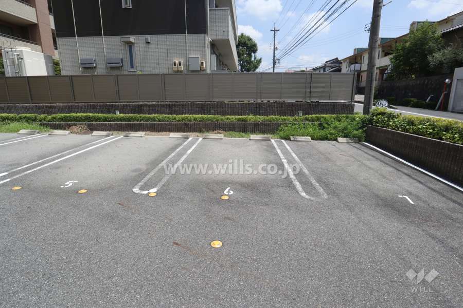 敷地内駐車場（屋外平面式）