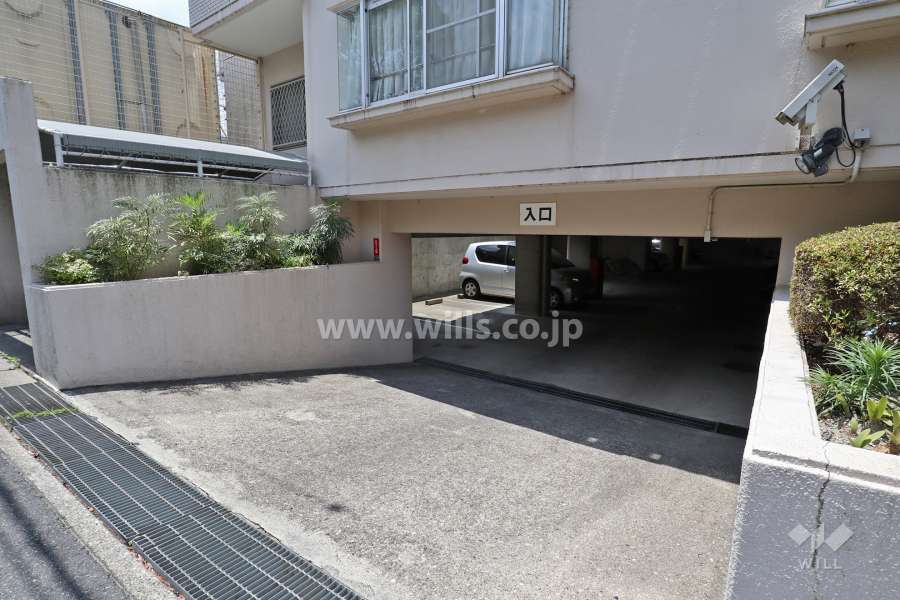 駐車場出入り口（東側）
