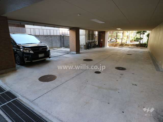 敷地内駐車場(屋外平面式・屋内平面式)