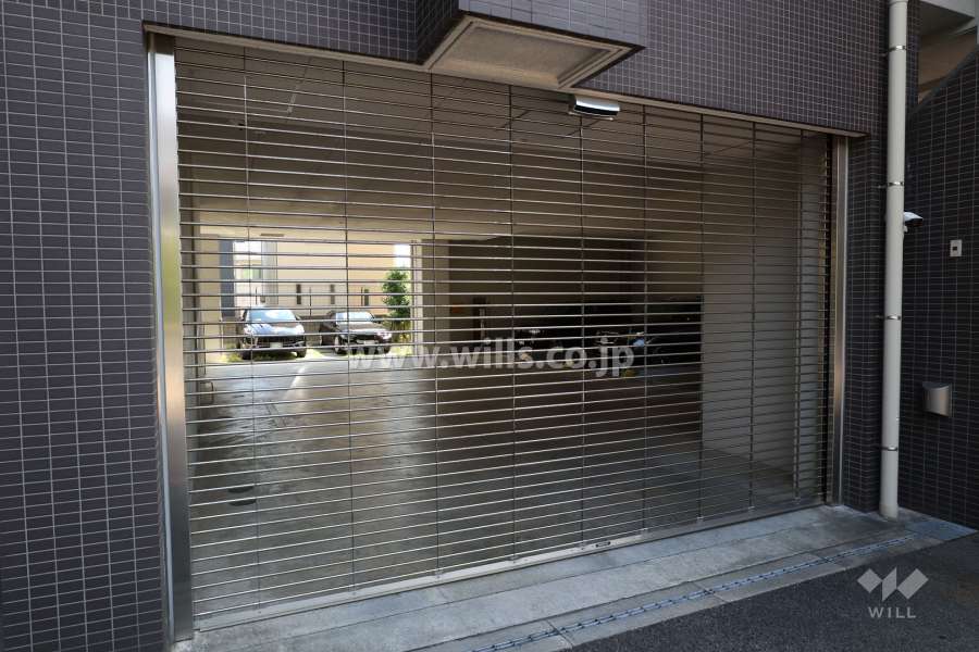 駐車場出入り口（リングシャッター付き）
