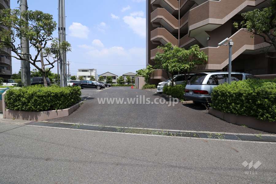 駐車場出入り口