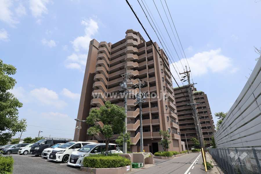 アクシーズ菖蒲池二番館の外観（南西側から）
