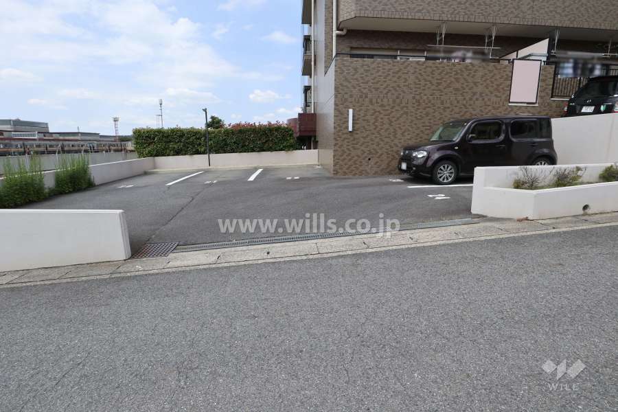 駐車場出入り口
