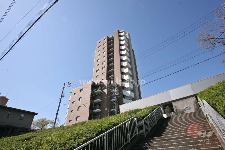 プラウド日進パークフロントの外観(東側から)