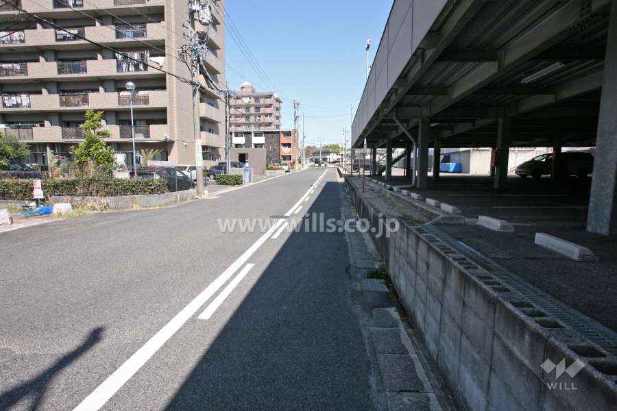 敷地南東側の前面道路