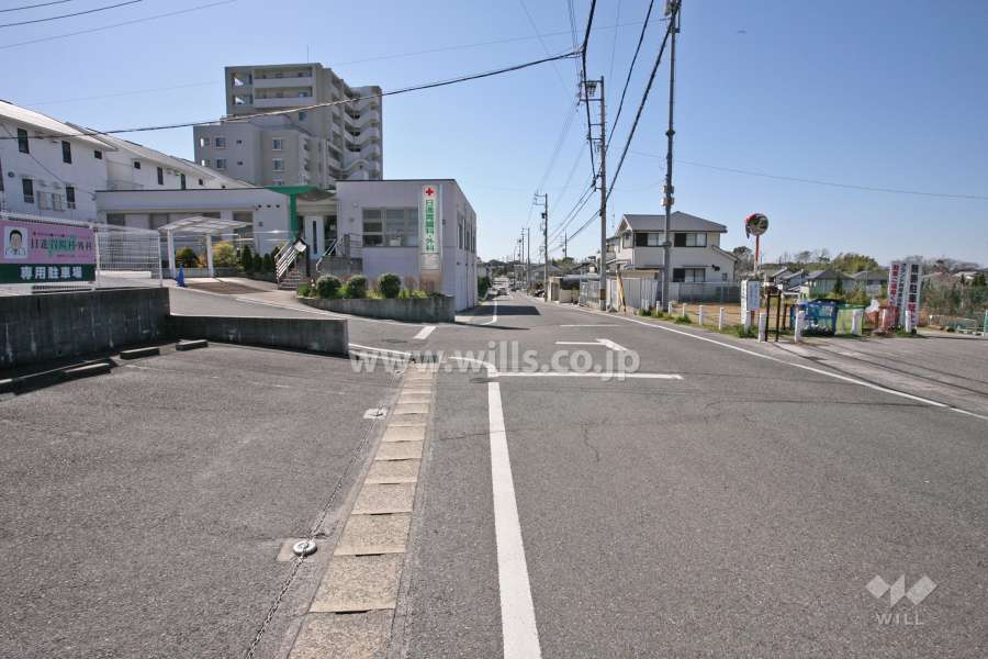 敷地北側の前面道路
